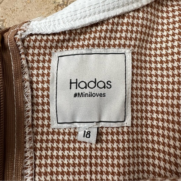 Hadas Dress in a Houndstooth print with Peter Pan Collar & Ribbon Bow tie - Picture 7 of 10